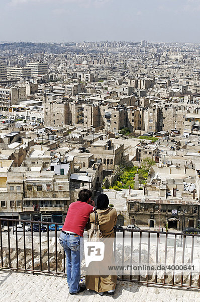 Couple on the hill of the citadel  Aleppo  Syria  Middle East  Asia