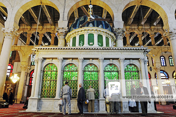 Holy shrine in the prayer room of the Umayyad-Mosque in Damascus  Syria  Middle East  Asia