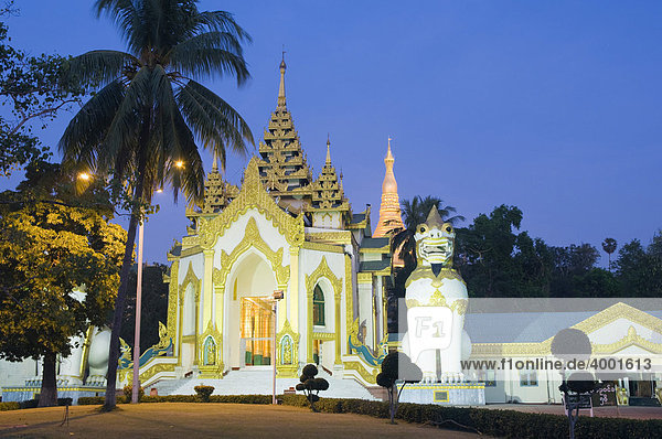 Shwedagon Pagode  buddhistischer Tempel  Nacht  Rangun  Yangon  Burma  Birma  Myanmar  Asien