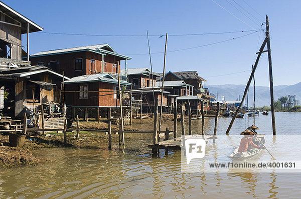 Stilt village Ywama  Inle Lake  Shan State  Burma  Myanmar  Asia