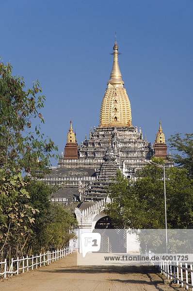 Ananda Tempel  Old Bagan  Pagan  Burma  Birma  Myanmar  Asien