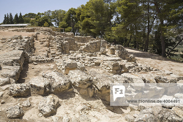 Ein Teilbereich der Ausgrabungsstätte der minoischen Paläste von Festos  Insel Kreta  Griechenland