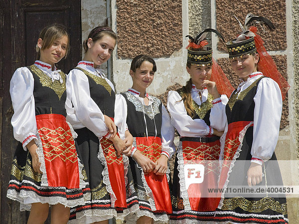 Five young girls in traditional Ukrainian costume  Plotzk  Ukraine