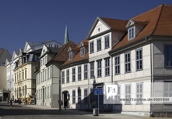 Historische Gebäude in der Schlossstraße  Schwerin  Mecklenburg-Vorpommern  Deutschland  Europa