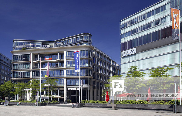 Bürogebäude und Rundfunkstudios im Mediapark Köln Rheinland Nordrhein-Westfalen Deutschland Europa