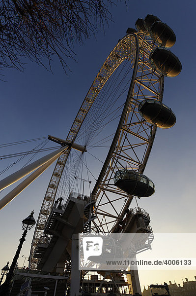 Das London Eye Riesenrad  South Bank  London  England  Großbritannien  Europa