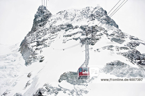 Cable car on Mount Kleiner Matterhorn  Wallis  Switzerland  Europe