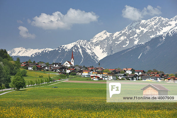 Flaurling  Mieminger Kette  Bezirk Innsbruck Land  Tirol  Österreich  Europa