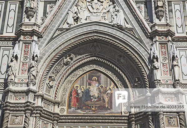 Hauptportal des Dom Santa Maria del Fiore  Firenze  Florenz  Toskana  Italien