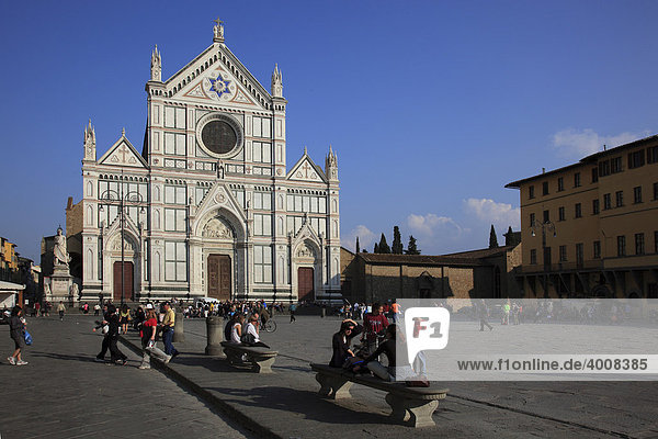 Franciscan church of Santa Croce at the Piazza Santa Croce in Florence  Florence  Tuscany  Italy  Europe