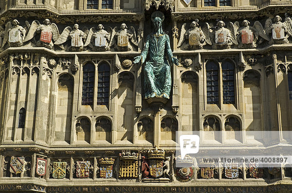 Eingangsportal  Canterbury Kathedrale  Canterbury  Kent  Südengland  England