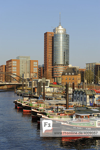 Hanseatic Trade Center HTC im Hafen von Hamburg  Deutschland  Europa