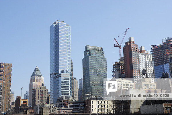 Lower West Side Manhattan mit Hochhaus Baustelle  New York  USA
