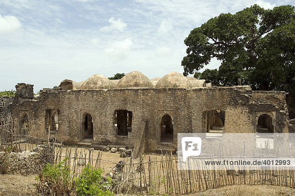 Außenansicht der Großen Moschee 14. Jh. UNESCO Weltkulturerbe in Kilwa Tansania Afrika