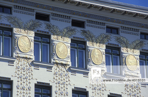 Fassade Jugendstilgebäude von Otto Wagner  Jugendstil  Linke Wienzeile  Wien  Österreich  Europa