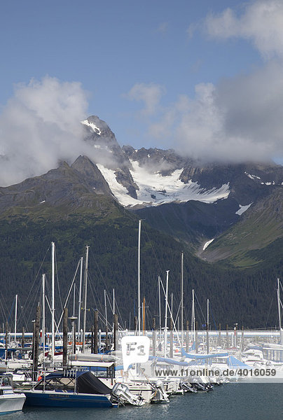 Der kleine Bootshafen an der Resurrection Bay  Seward  Alaska  USA