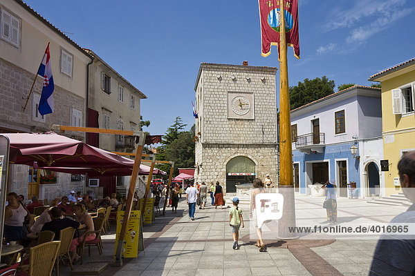 Hauptplatz in der Altstadt von Krk Stadt  Insel Krk  Istrien  Kroatien  Europa