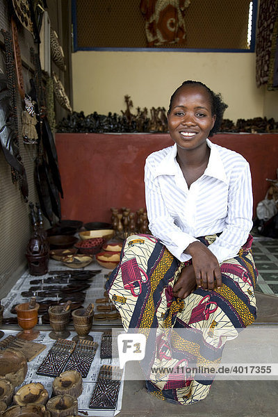Naomi is selling african souvenirs  Livingstone  Southern Province  Republic of Zambia  Africa