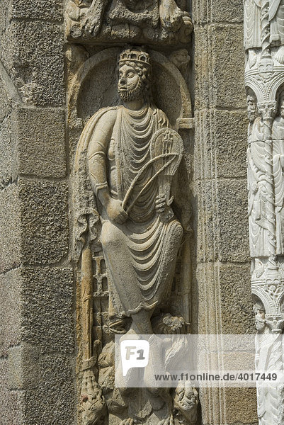 König David  Statue am Südportal  Puerta de las Platerias  der Kathedrale Santiago de Compostela  Galicien  Nordspanien  Spanien  Europa