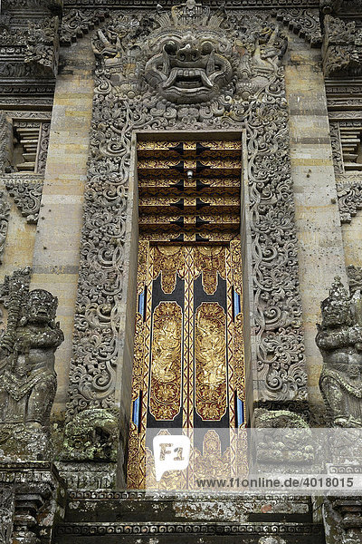 Haupttor  Tempel bei Bangli  Bali  Indonesien