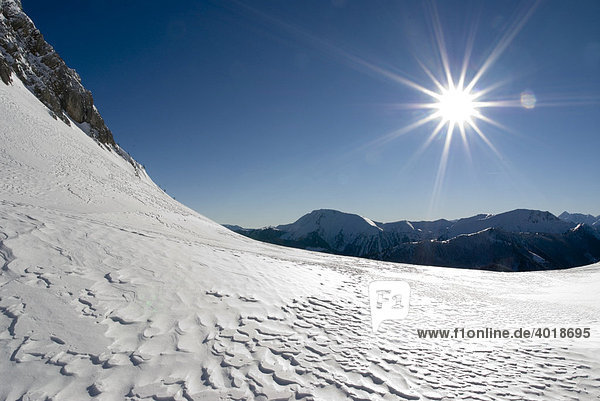 Sonniger Wintertag im Nationalpark Gesäuse  Steiermark  Österreich  Europa