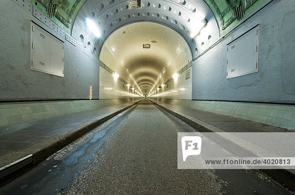 Tunnelröhre  Elbtunnel  Hamburg  Deutschland  Europa