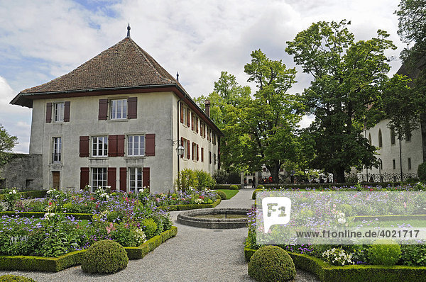Französischer Garten  Gartenanlage  Stapferhaus  Schlossgebäude  Schloss Lenzburg  historisches Museum  Aargau  Schweiz  Europa