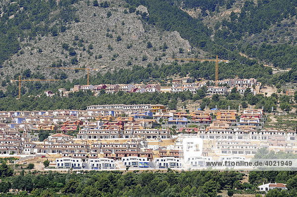Häuser  Neubau  Siedlung  Wohnsiedlung  Berg  La Nucia  Polop  Costa Blanca  Alicante  Spanien  Europa