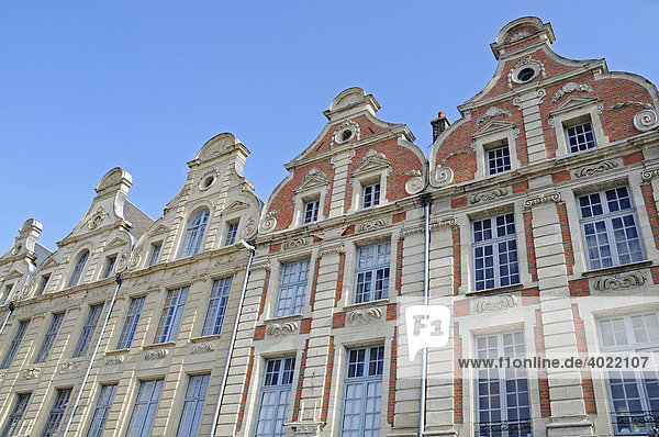 Hausfassaden  Giebelhäuser  Platz  Place des Heros  Arras  Nord Pas de Calais  Frankreich  Europa Hausfassaden