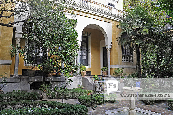 Eingang  Treppe  Garten  Museo Joaquin Sorolla  Museum  ehemaliges Wohnhaus  Madrid  Spanien  Europa