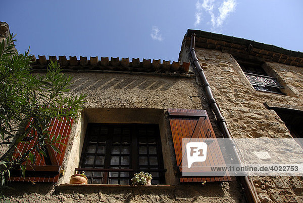 Alte Hausfassade  Saint Guilhem le Desert  Herault  Languedoc-Roussillon  Frankreich  Europa