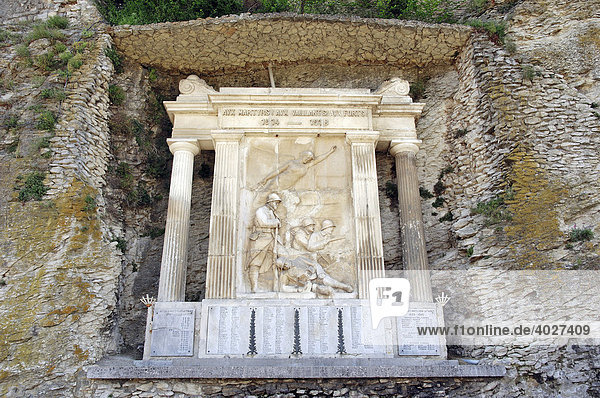Kriegerdenkmal  Vaison-la-Romaine  Vaucluse  Provence-Alpes-Cote d'Azur  Südfrankreich  Frankreich  Europa