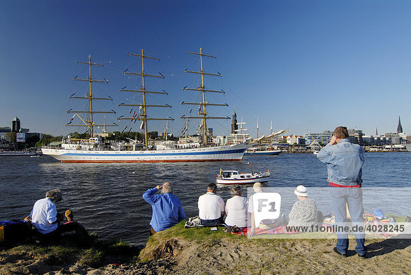 Mir Sailing Boat  anniversary of the Hamburg Harbour  Germany  Europe