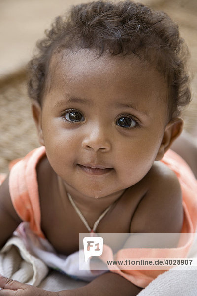 Ein kleines Mädchen  1 Jahr  Eritrea  Afrika