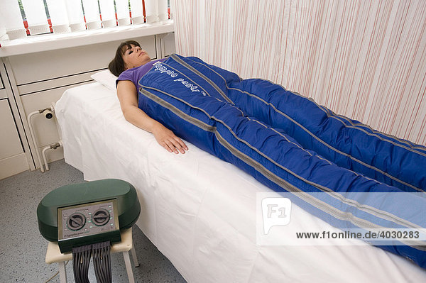 Massage  pneumatische  maschinelle Entstauungstherapie