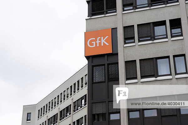 Gebäude und Logo der GfK  Gesellschaft für Konsum-  Markt- und Absatzforschung  Nürnberg  Franken  Bayern  Deutschland  Europa