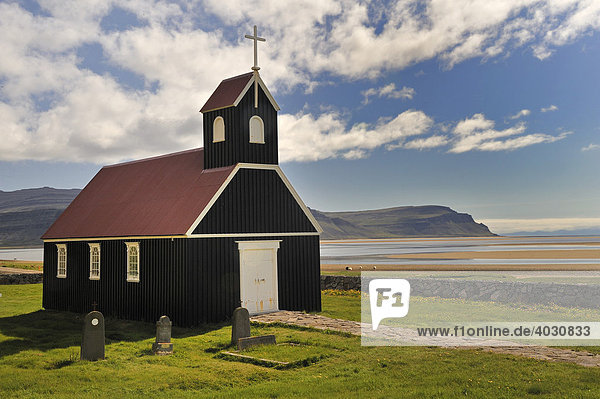 Kirche Saurbaer  Westküste  Island  Europa