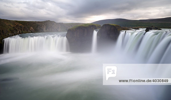 Waterfall Godafoss Waterfall of the gods  Skjálfandafljót River  Þingeyjarsveit community  Iceland  Europe
