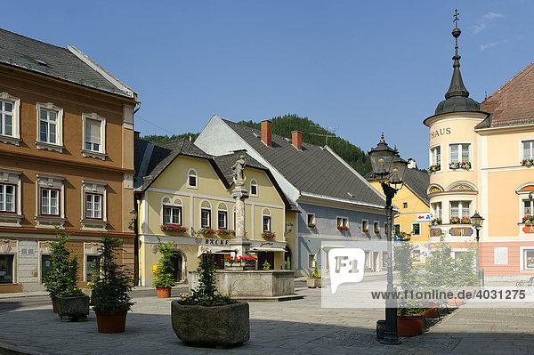 Marktplatz mit Rathaus  Windischgarsten  Oberösterreich  Österreich  Europa