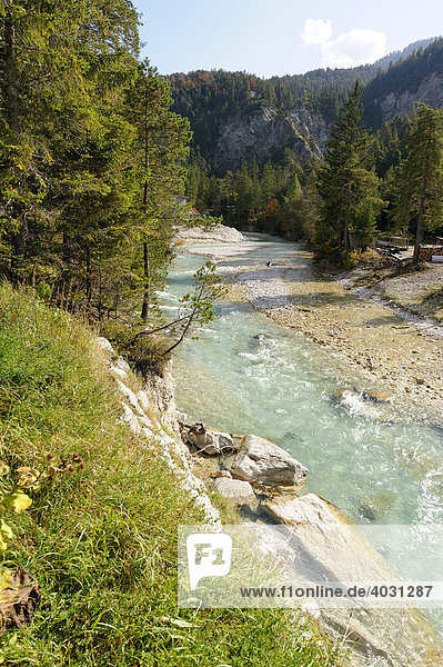 Isar im Hinterautal  Isarursprungstal  bei Scharnitz  Tirol  Österreich  Europa