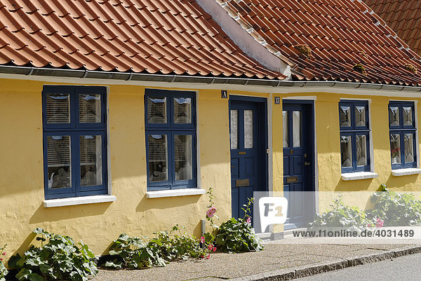Typisches Dänenhaus  Dorfstraße  Saeby  Jütland  Dänemark  Europa