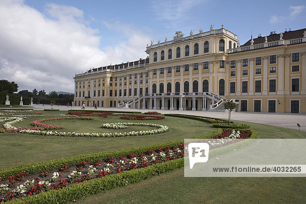 Schloss Schönbrunn  vom großen Parterre fotografiert  Wien  Österreich  Europa
