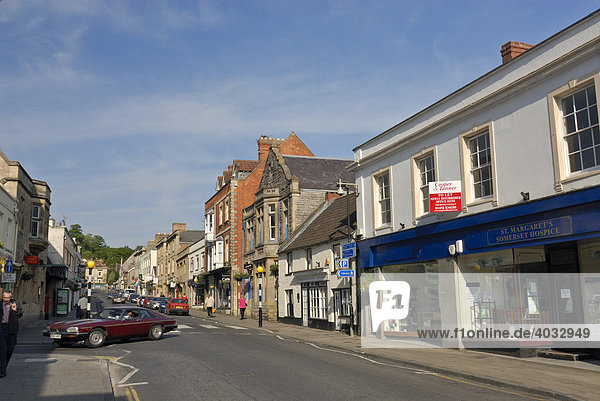 Häuserzeile  Straße  Innenstadt  Glastonbury  Mendip  Somerset  England  Großbritannien  Europa
