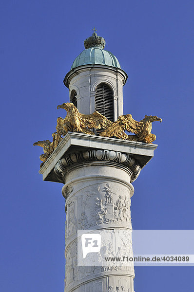 Säule mit Szenen aus der Bibel  Karlskirche  Wien  Österreich  Europa