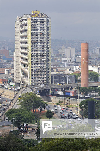 Das zum Abriss bestimmte  verlassene Hochhaus Sao Vito im Stadtteil Bras  Sao Paulo  Brasilien  Südamerika