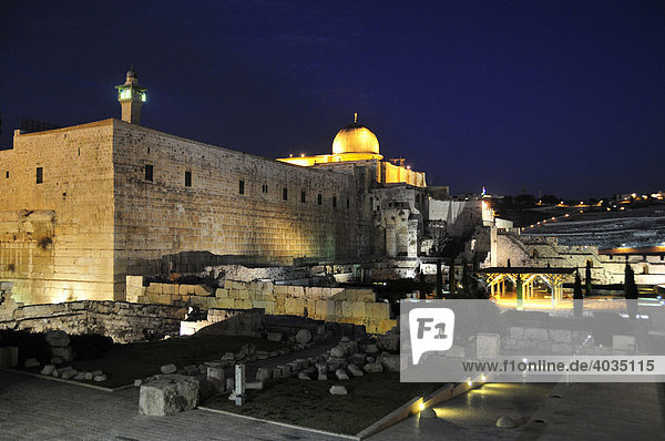 Golden cupola of the Al-Aksa Mosque on the temple mountain at night Jerusalem Israel Near East Orient