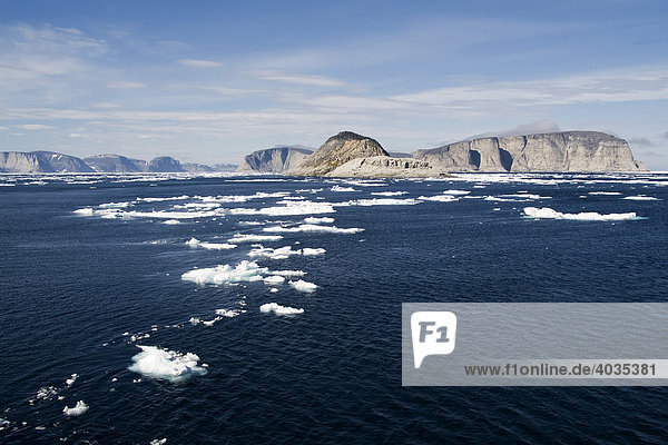 Floating ice  Cape Mercy  Cumberland Sound  Baffin Island  Nunavut  Canada  North America
