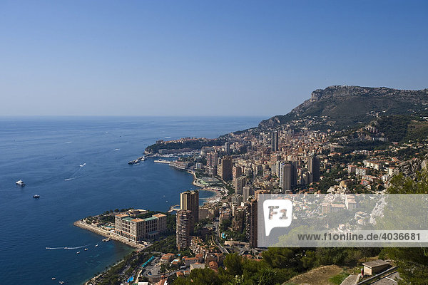 Blick von Corniche auf Monte Carlo  Cote d'Azur  Monaco  Europa