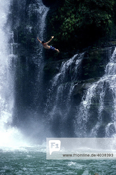 Waterfalls  Cataraktas Nauyaca  Costa Rica  Central America