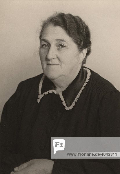Historische Aufnahme  ältere Frau  Portrait  etwa 1950
